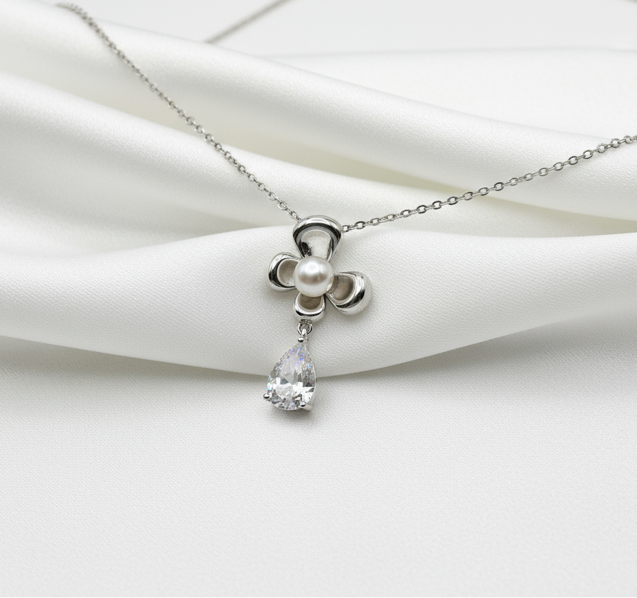 silver pendant necklace