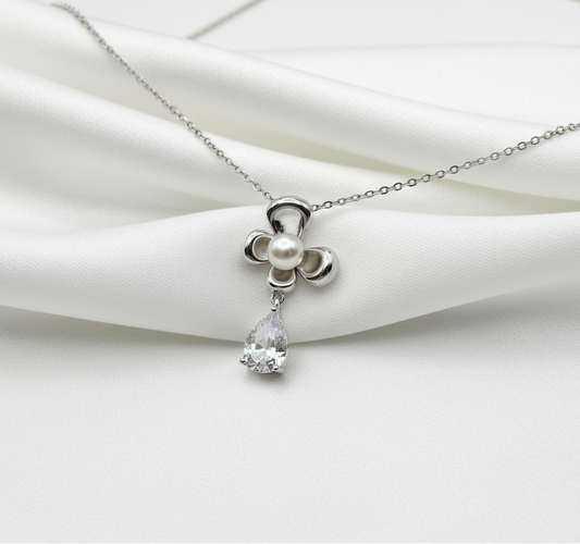 silver pendant necklace