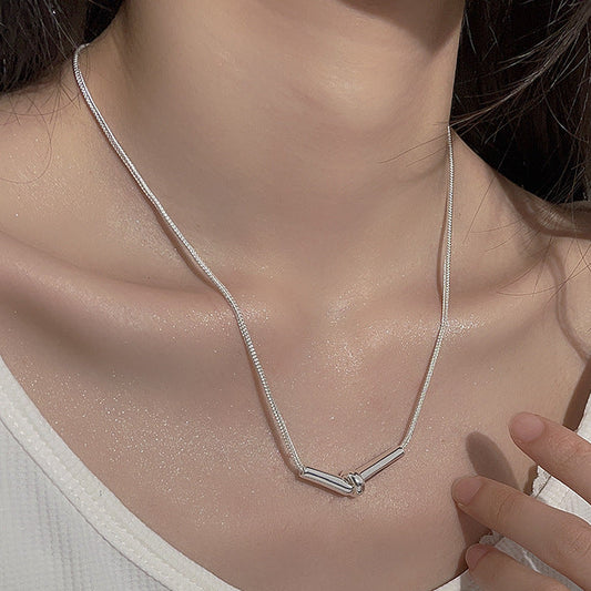Sterling Silver V-shaped pendant Necklace